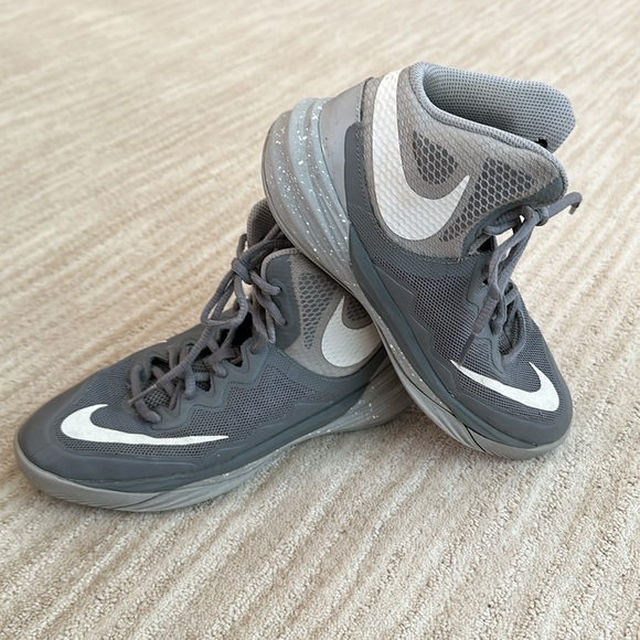 Nike Prime Hype DF 2 Cool Grey (GS) White Wolf Grey Style 807613-002 Size 4 - Picture 1 of 16